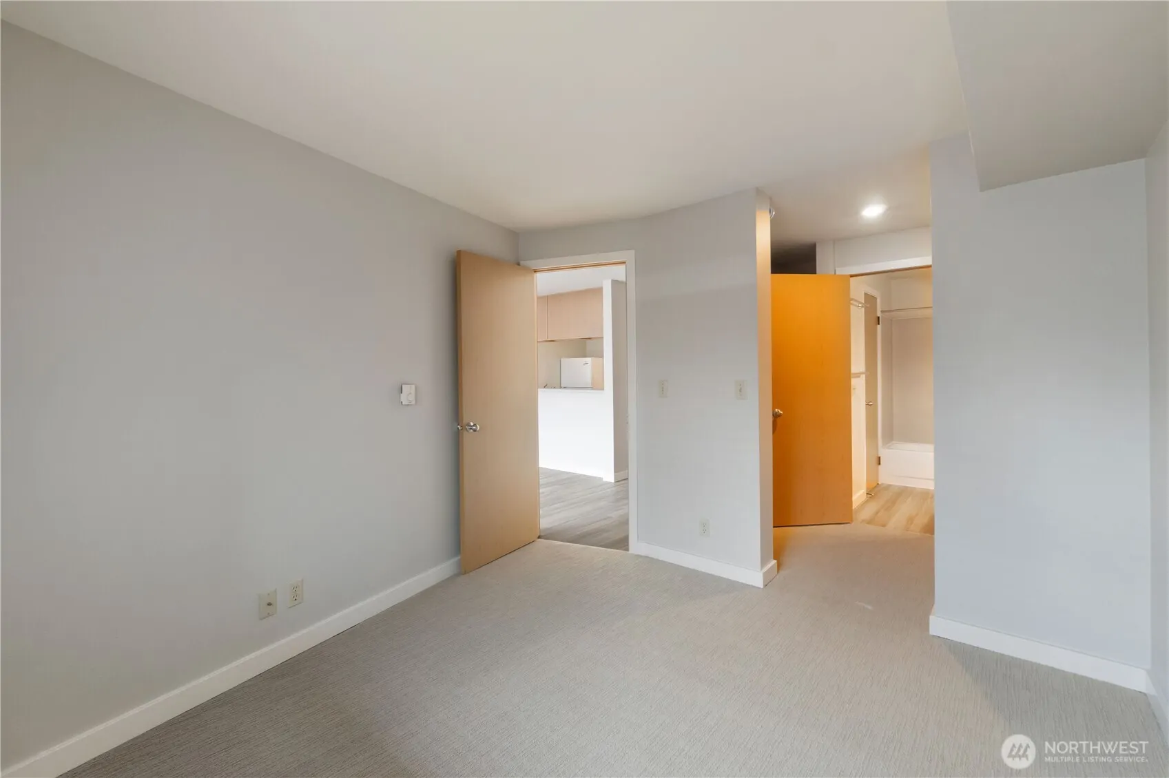 3230 SW Avalon Way , Seattle, WA 98126