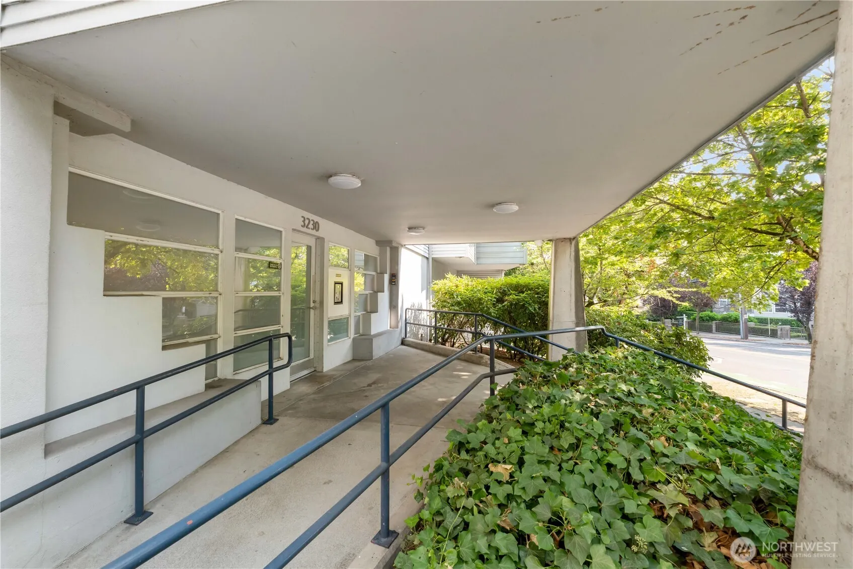 3230 SW Avalon Way , Seattle, WA 98126