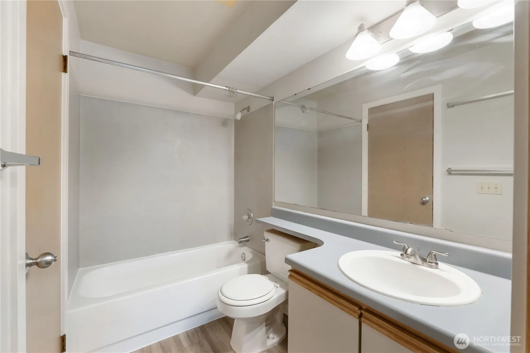 3230 SW Avalon Way , Seattle, WA 98126