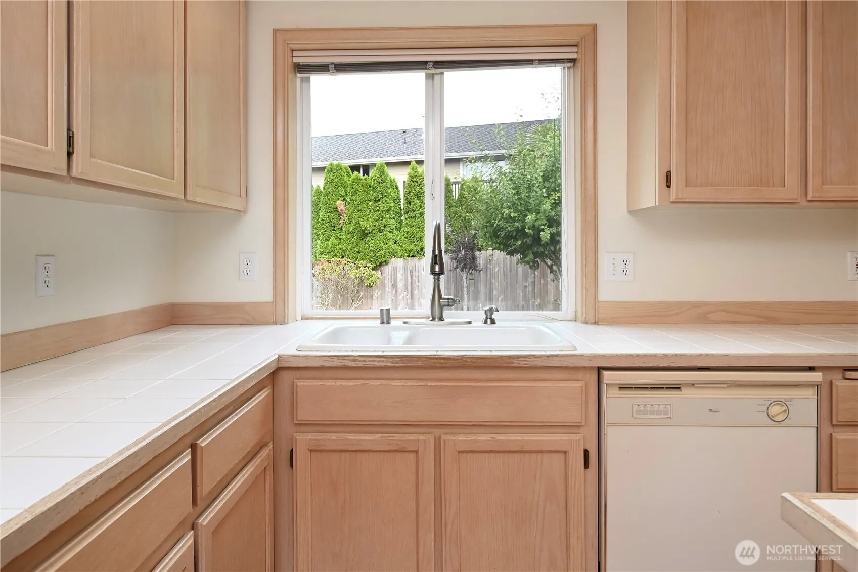 17310 37th Avenue W, Lynnwood, WA 98037