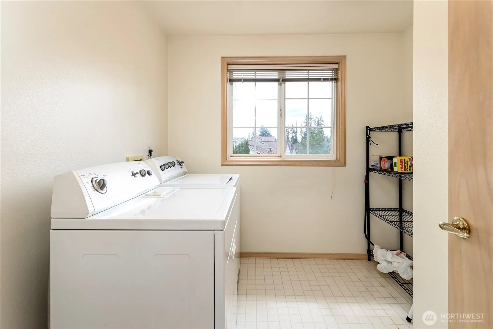 17310 37th Avenue W, Lynnwood, WA 98037