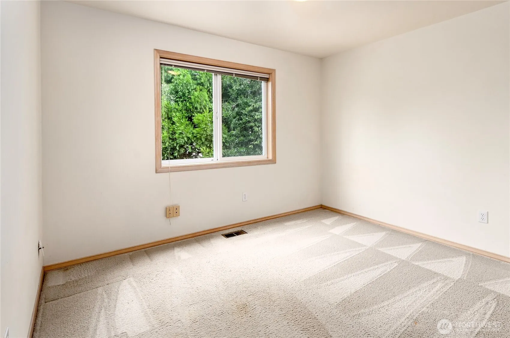 17310 37th Avenue W, Lynnwood, WA 98037