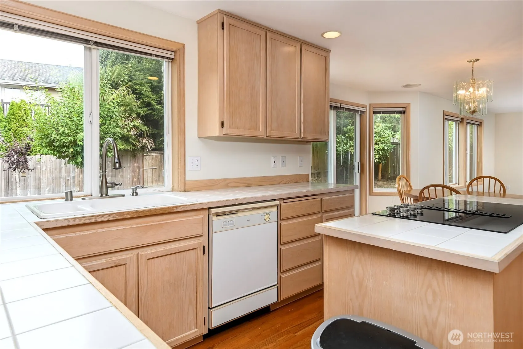 17310 37th Avenue W, Lynnwood, WA 98037