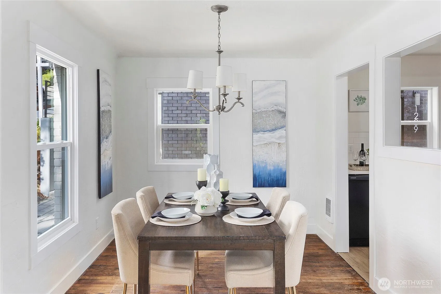 530 12th Avenue E, Seattle, WA 98102