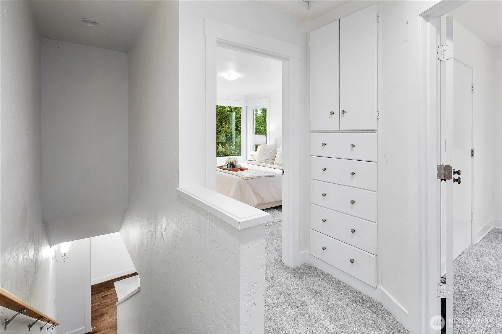 530 12th Avenue E, Seattle, WA 98102