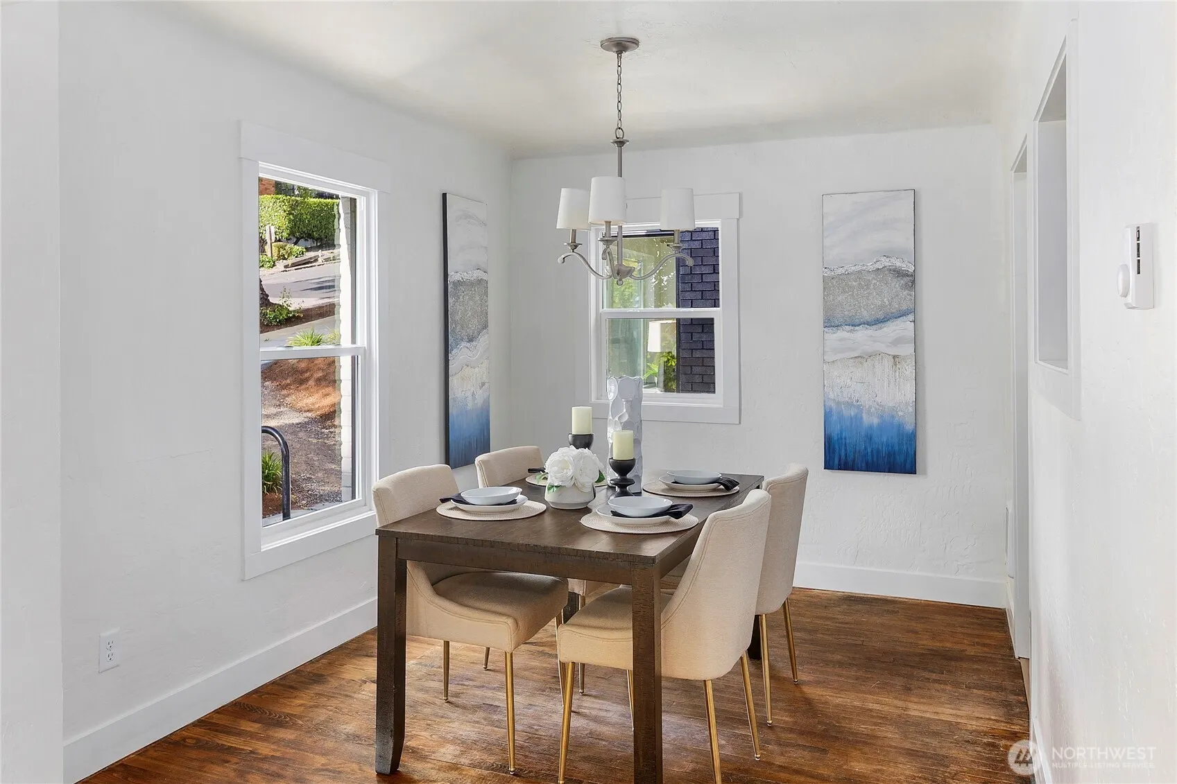 530 12th Avenue E, Seattle, WA 98102