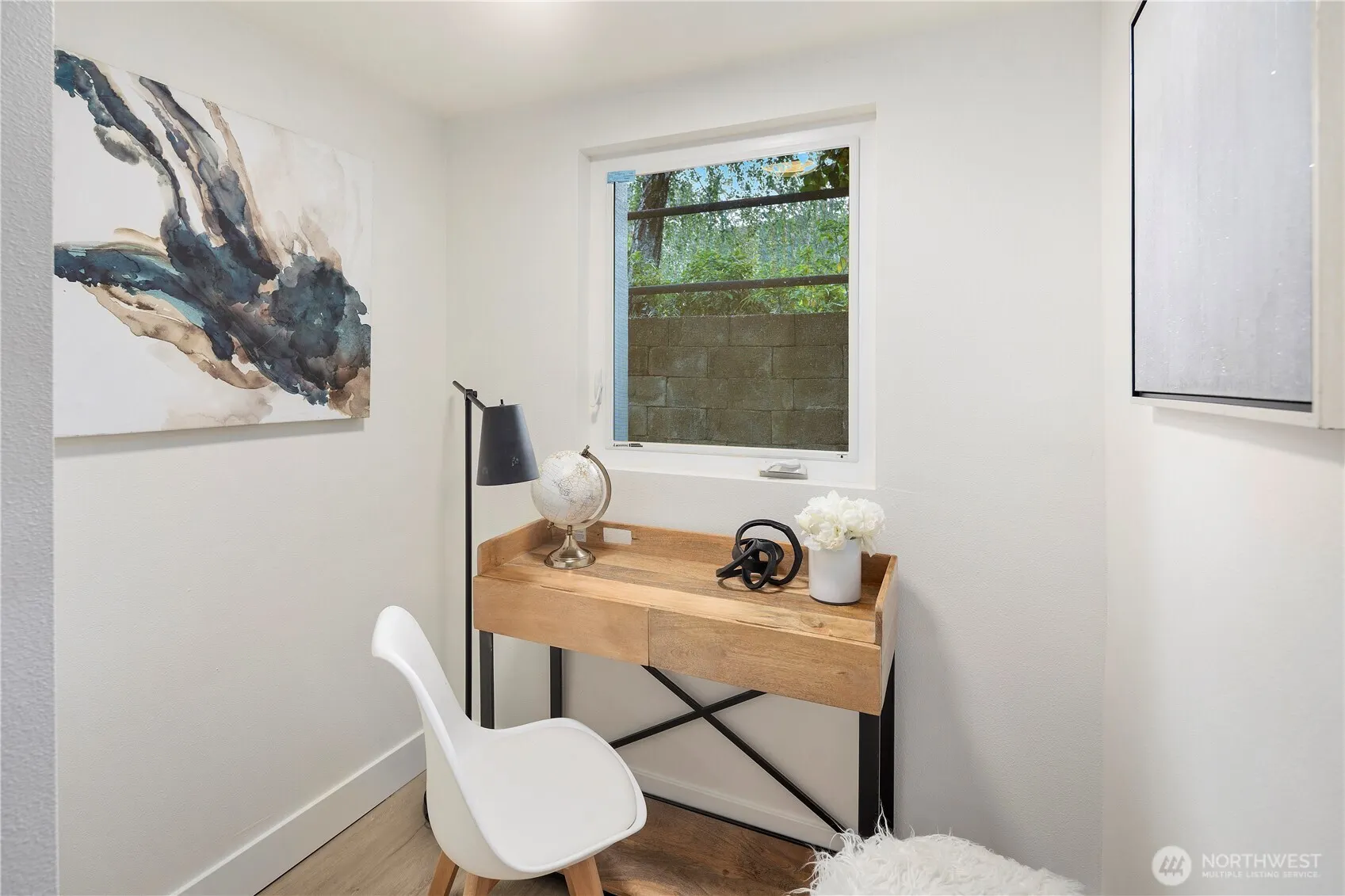 530 12th Avenue E, Seattle, WA 98102