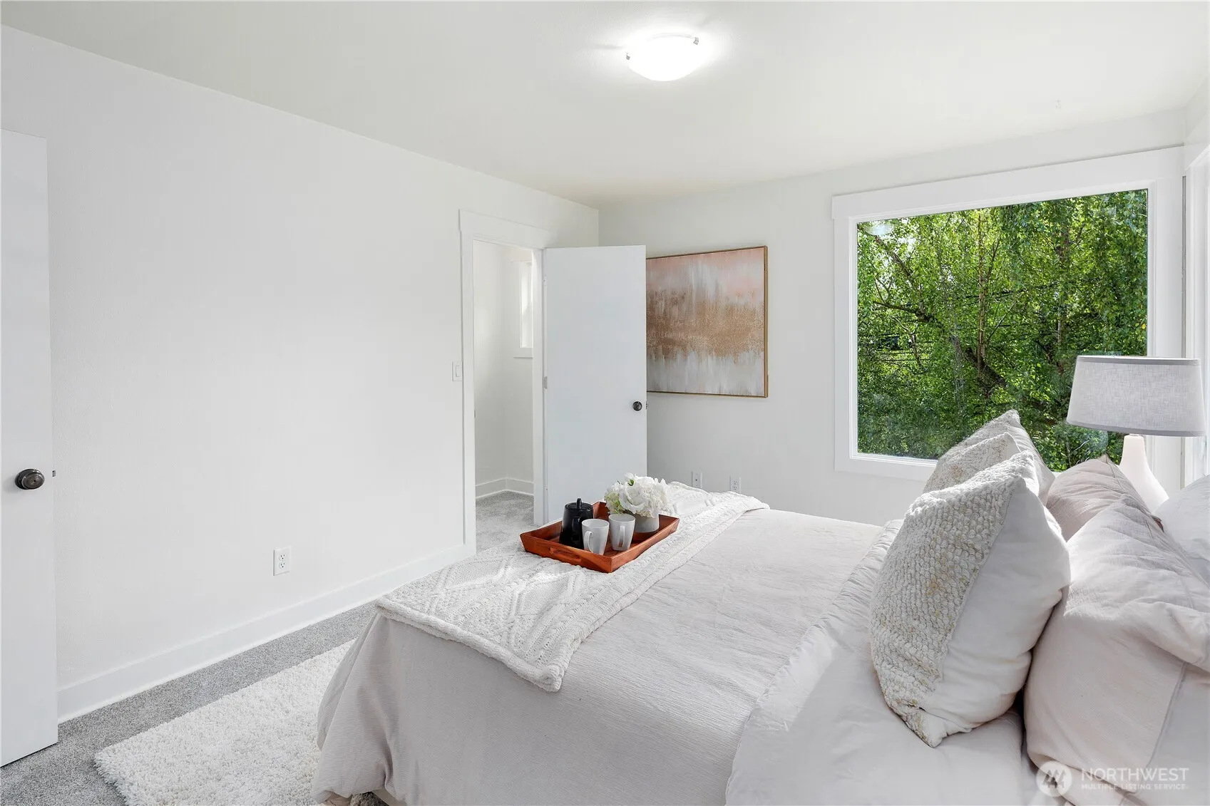 530 12th Avenue E, Seattle, WA 98102