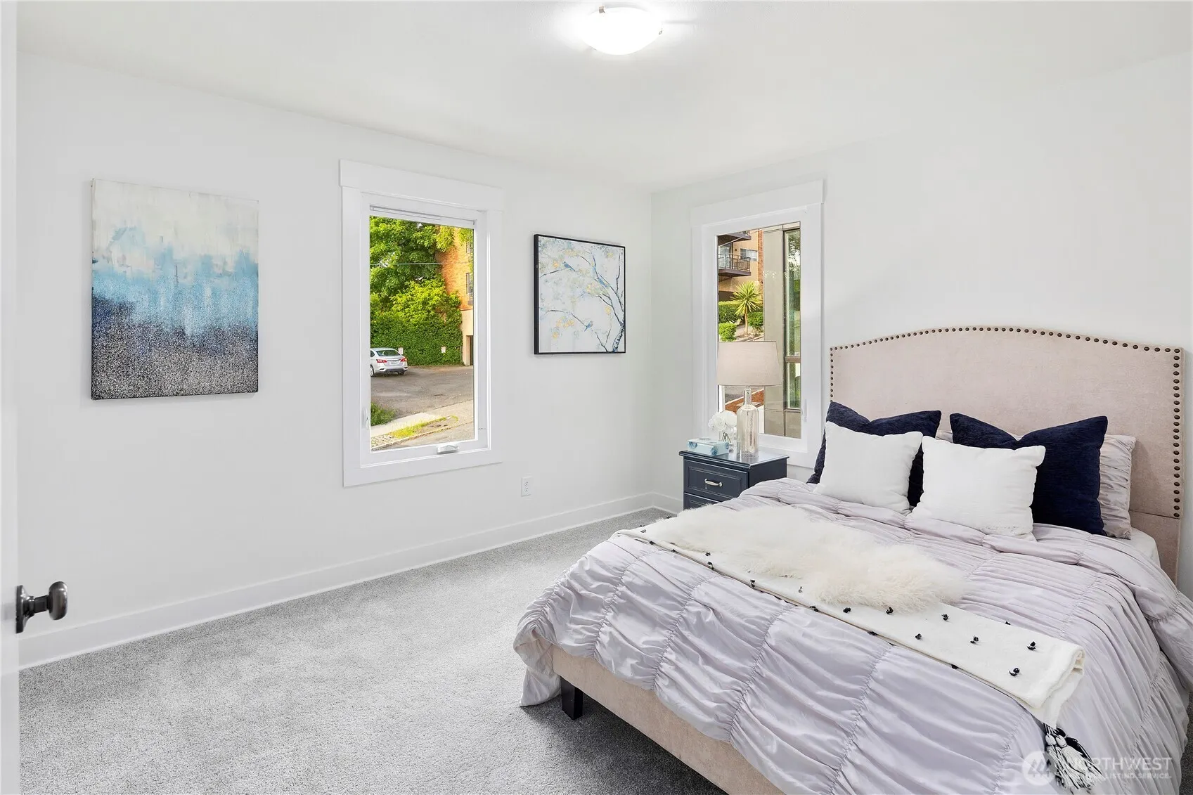 530 12th Avenue E, Seattle, WA 98102