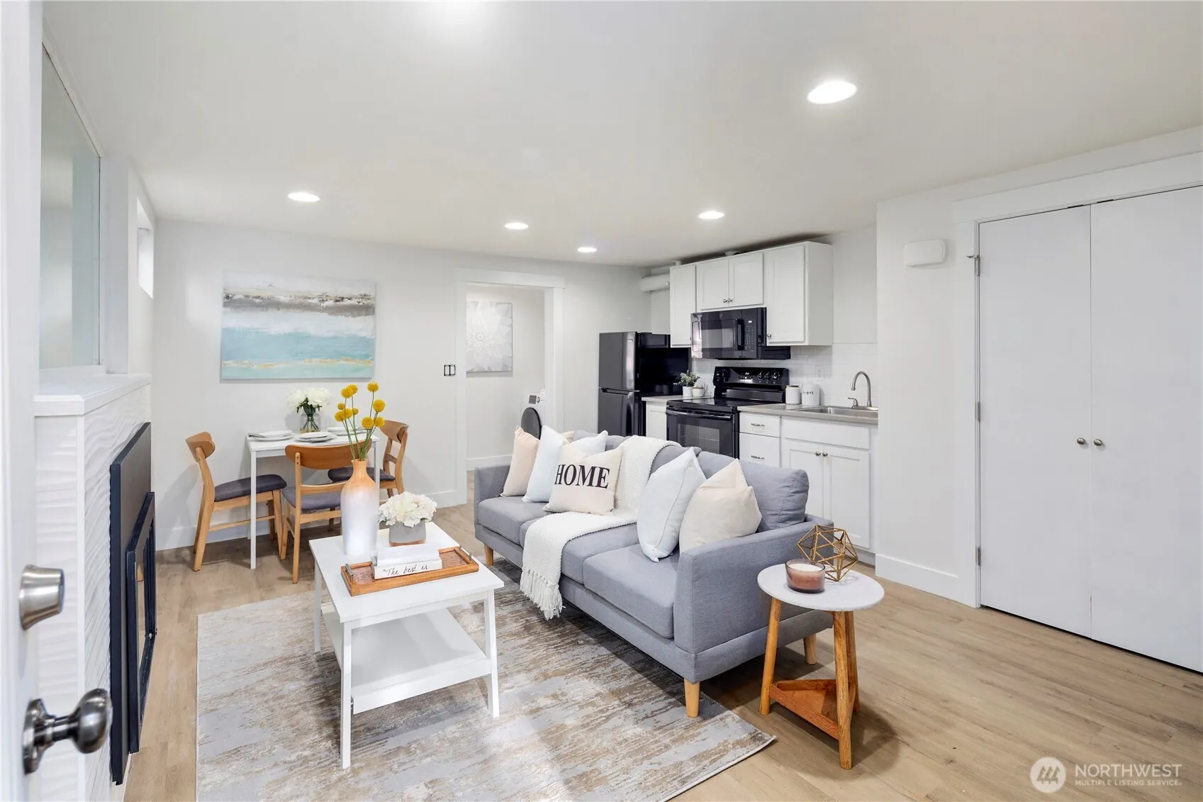 530 12th Avenue E, Seattle, WA 98102