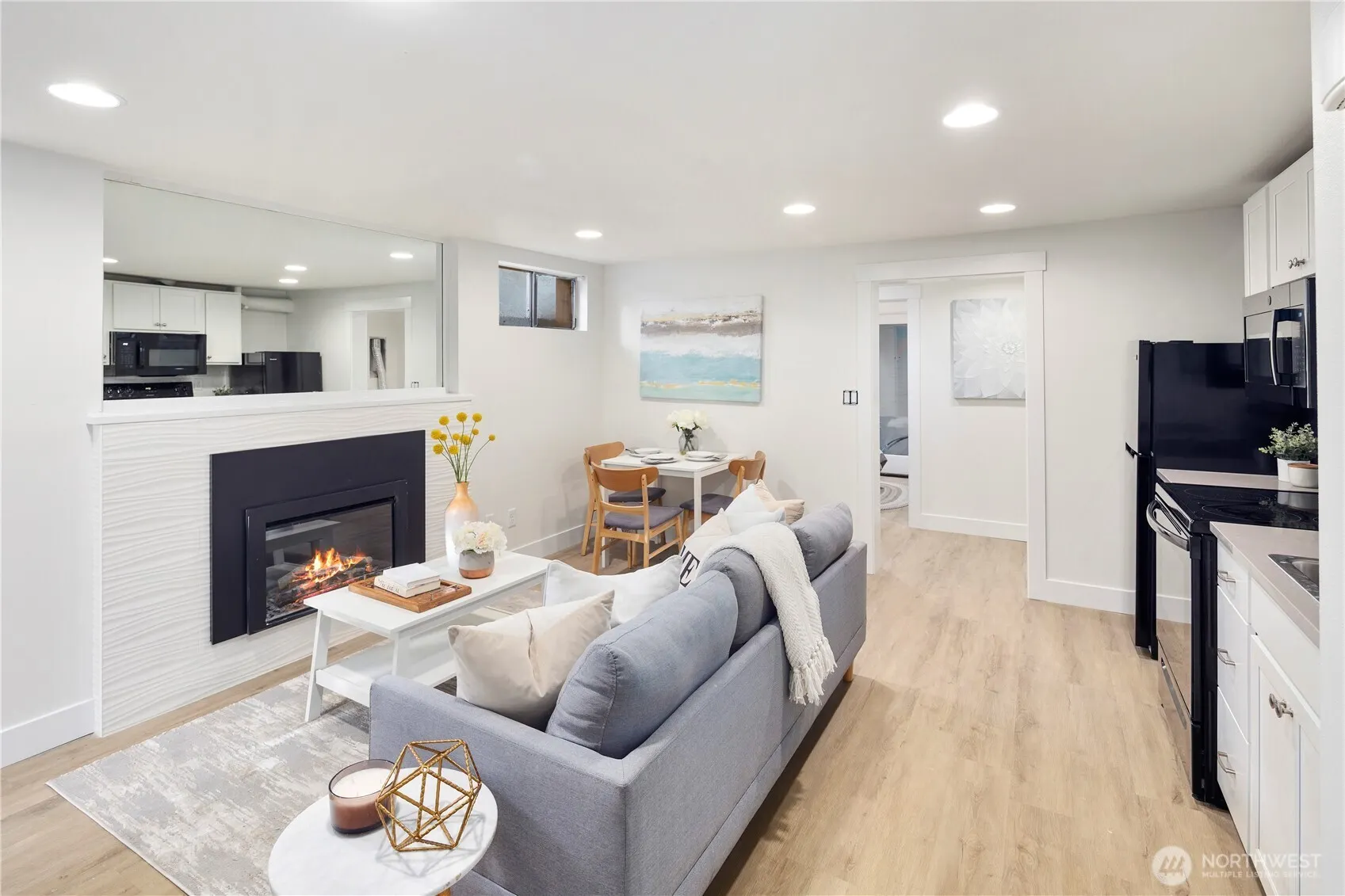 530 12th Avenue E, Seattle, WA 98102