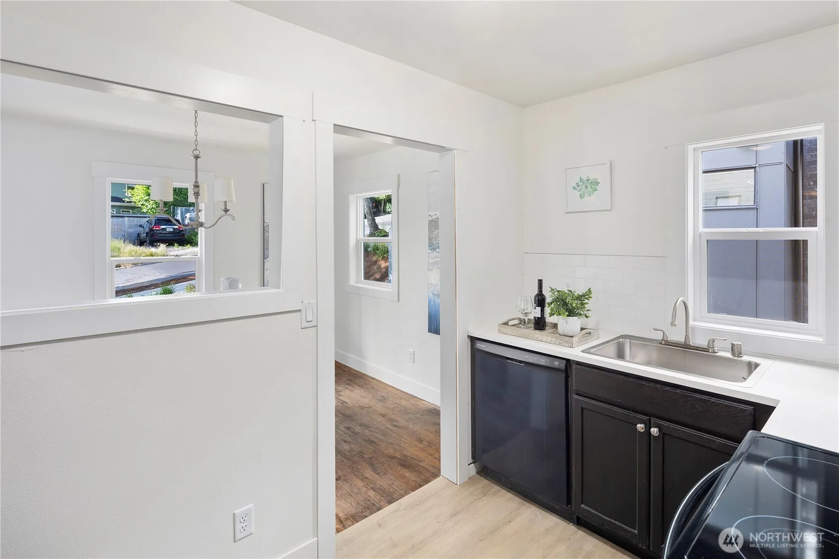 530 12th Avenue E, Seattle, WA 98102