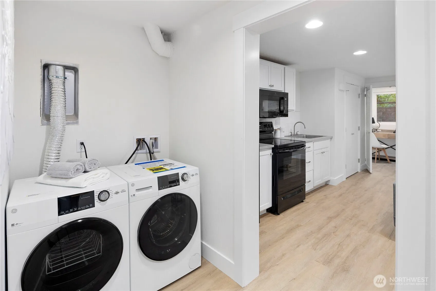530 12th Avenue E, Seattle, WA 98102