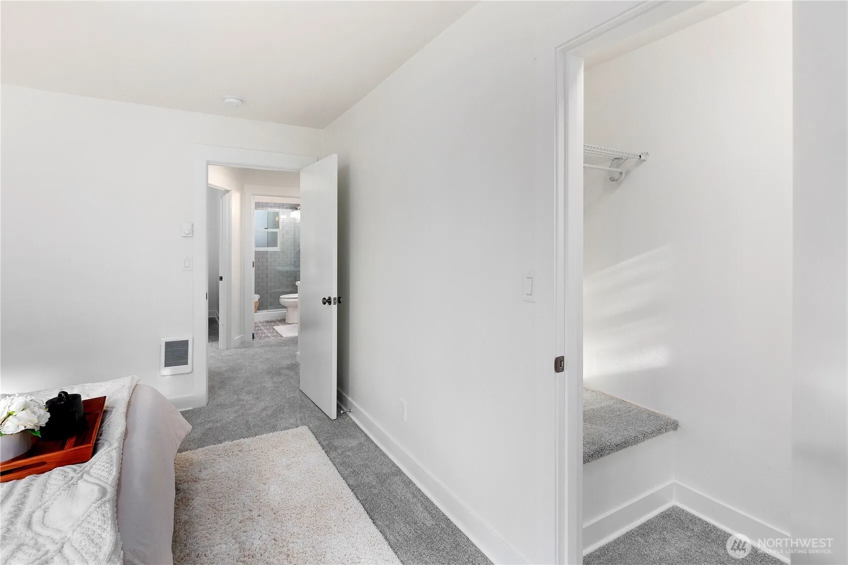 530 12th Avenue E, Seattle, WA 98102
