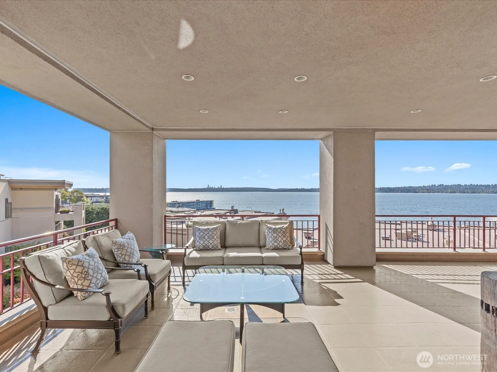 215 5th Avenue S #C202, Kirkland, WA 98033
