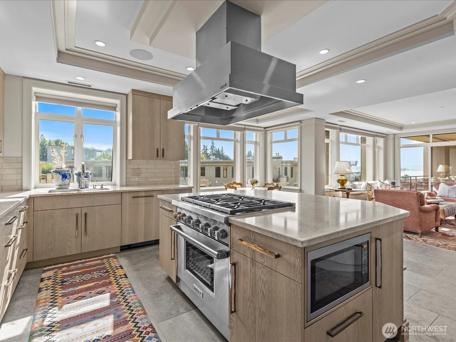215 5th Avenue S #C202, Kirkland, WA 98033