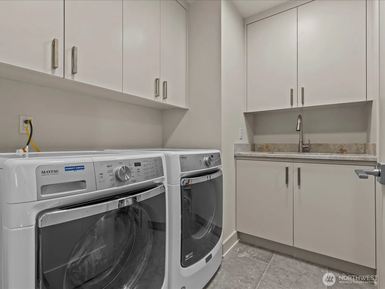 215 5th Avenue S #C202, Kirkland, WA 98033