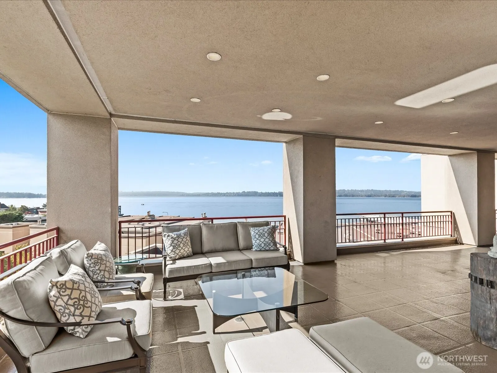 215 5th Avenue S #C202, Kirkland, WA 98033