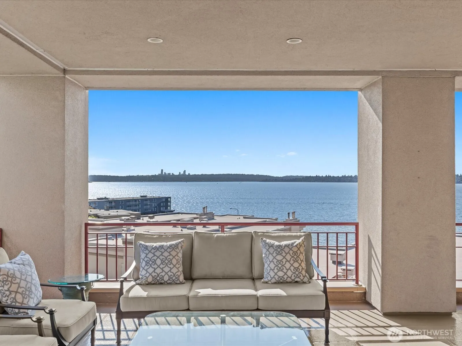 215 5th Avenue S #C202, Kirkland, WA 98033