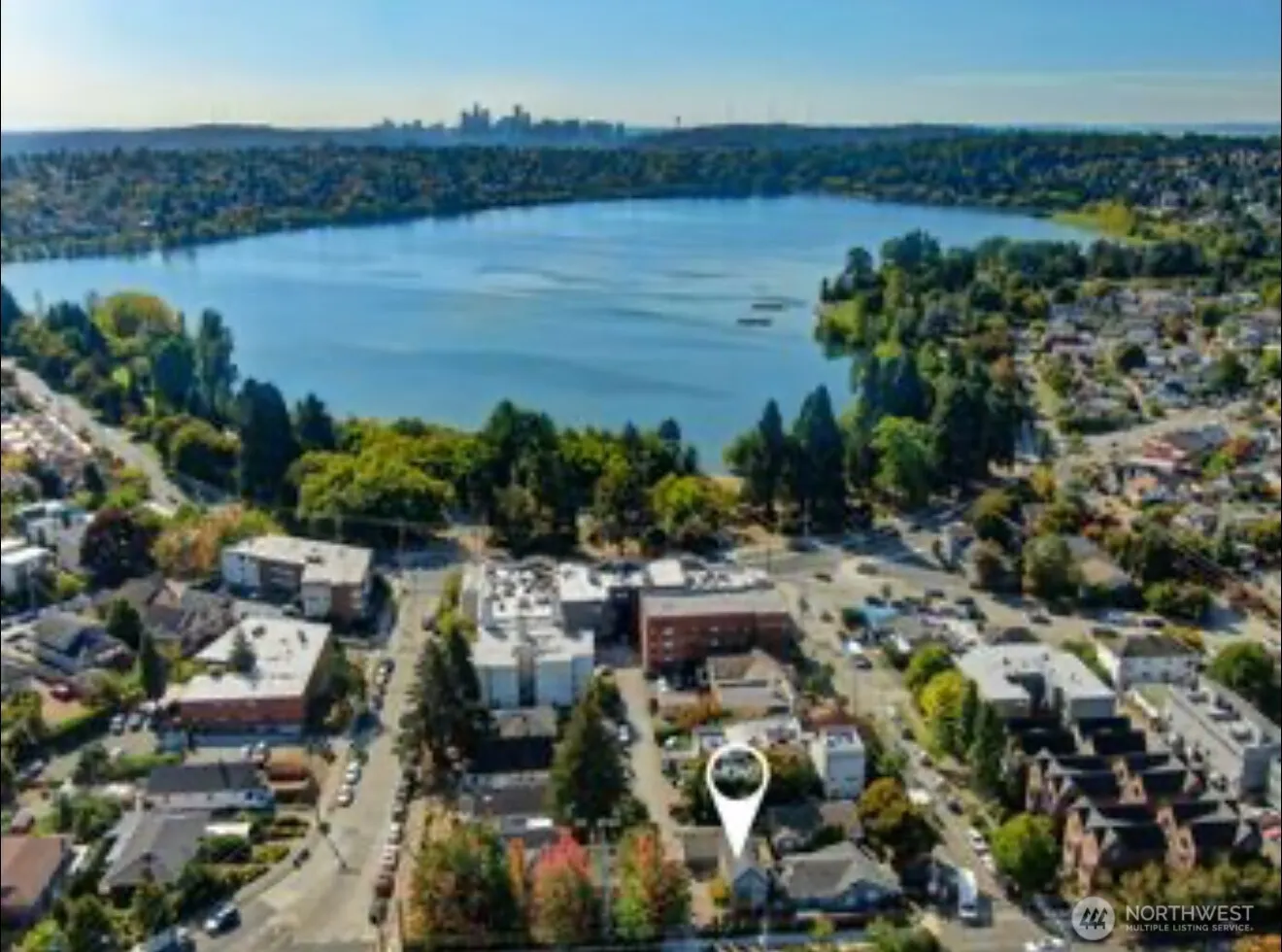 7936 Densmore Avenue N, Seattle, WA 98103-4910