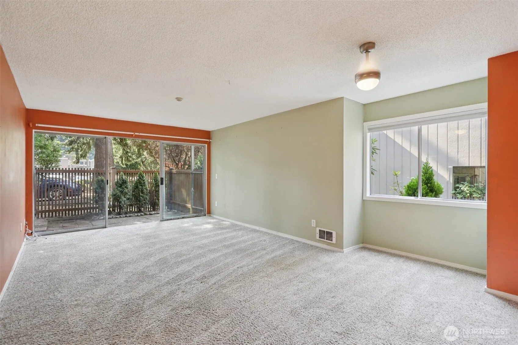 4815 180th Street SW #L102, Lynnwood, WA 98037