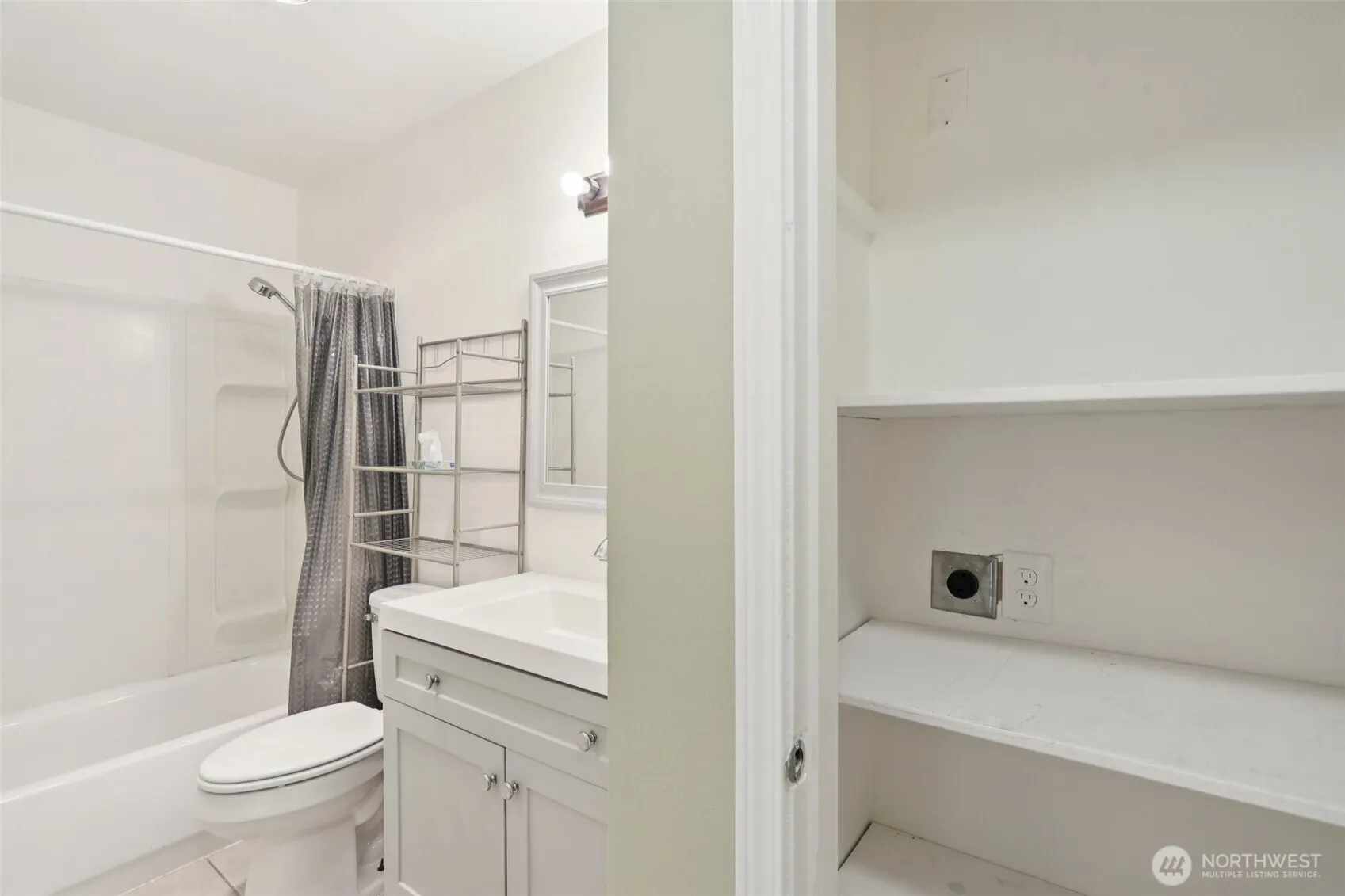 4815 180th Street SW #L102, Lynnwood, WA 98037