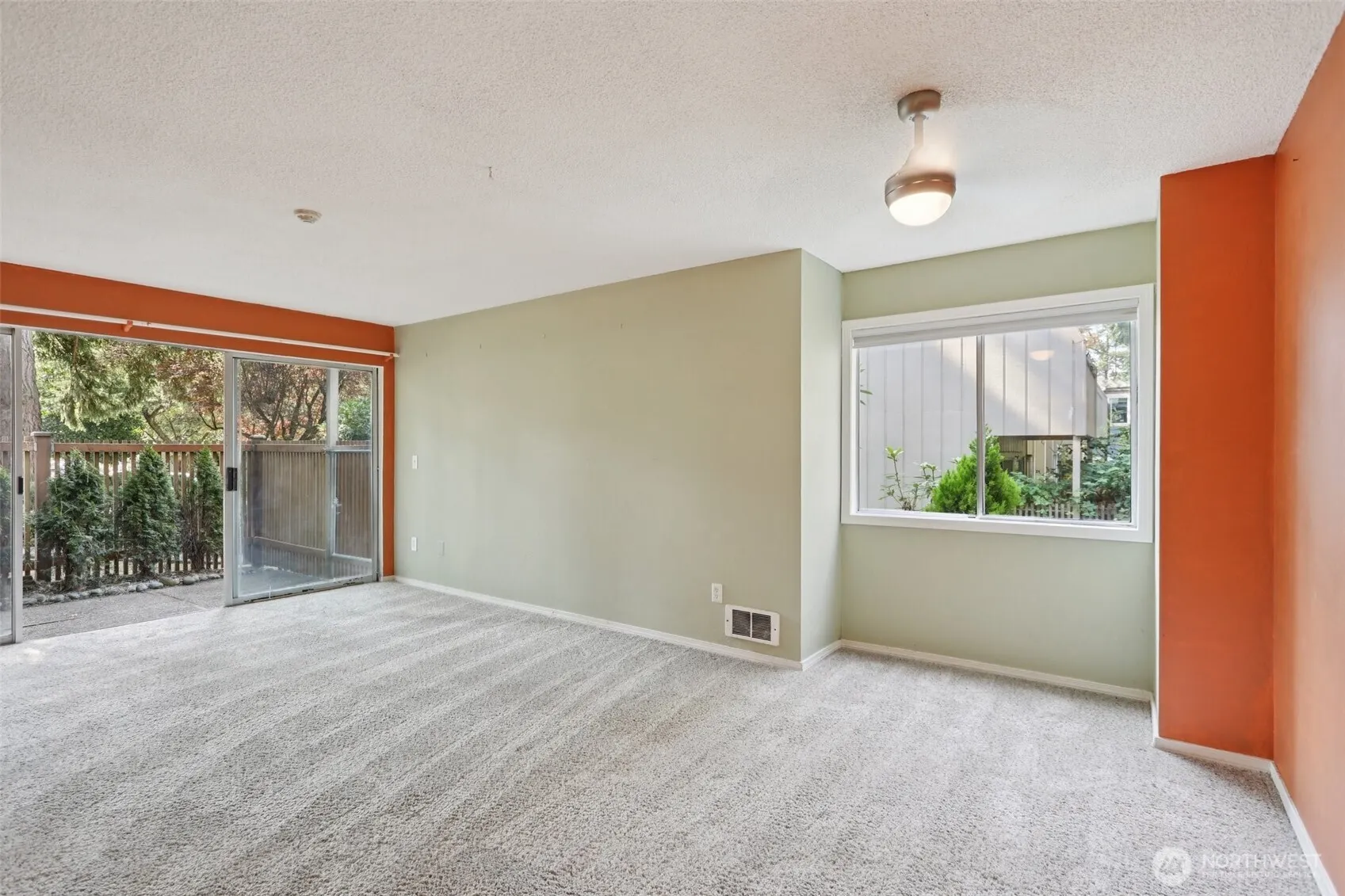 4815 180th Street SW #L102, Lynnwood, WA 98037