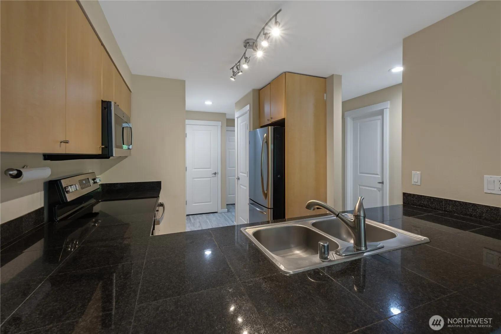 11307 NE 128th Street #G103, Kirkland, WA 98034
