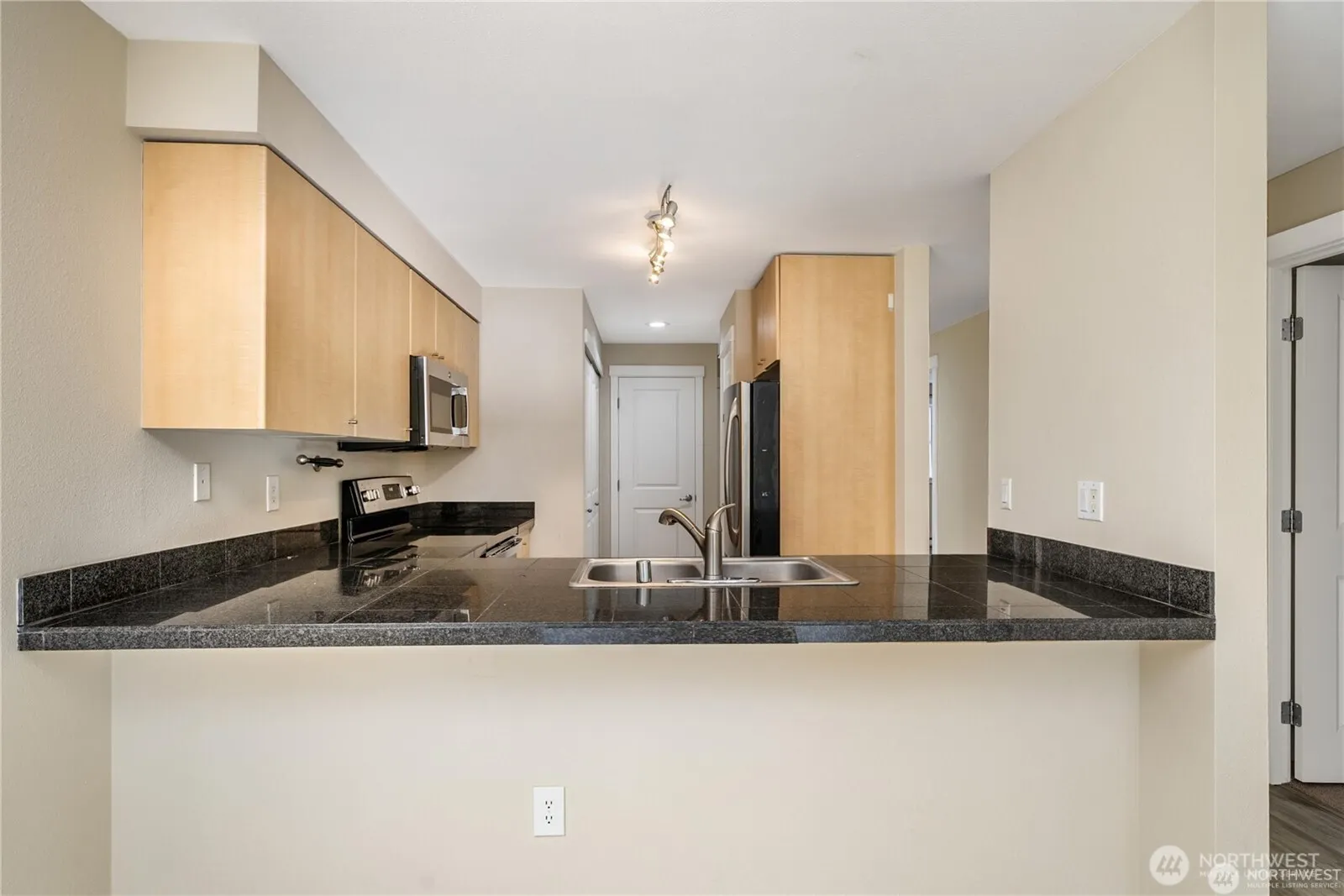 11307 NE 128th Street #G103, Kirkland, WA 98034