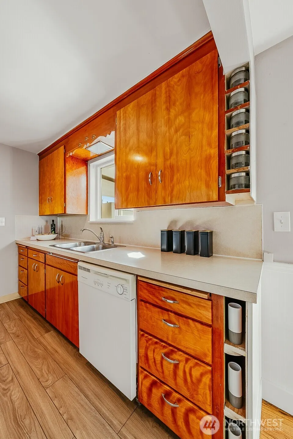 8433 34th Avenue SW, Seattle, WA 98126