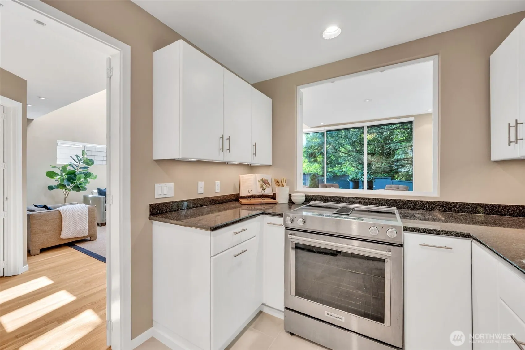 621 Bellevue Way SE, Bellevue, WA 98004
