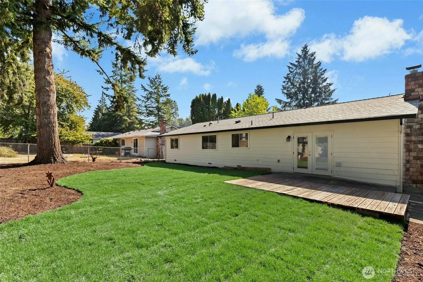 15824 NE 111th Street , Redmond, WA 98052