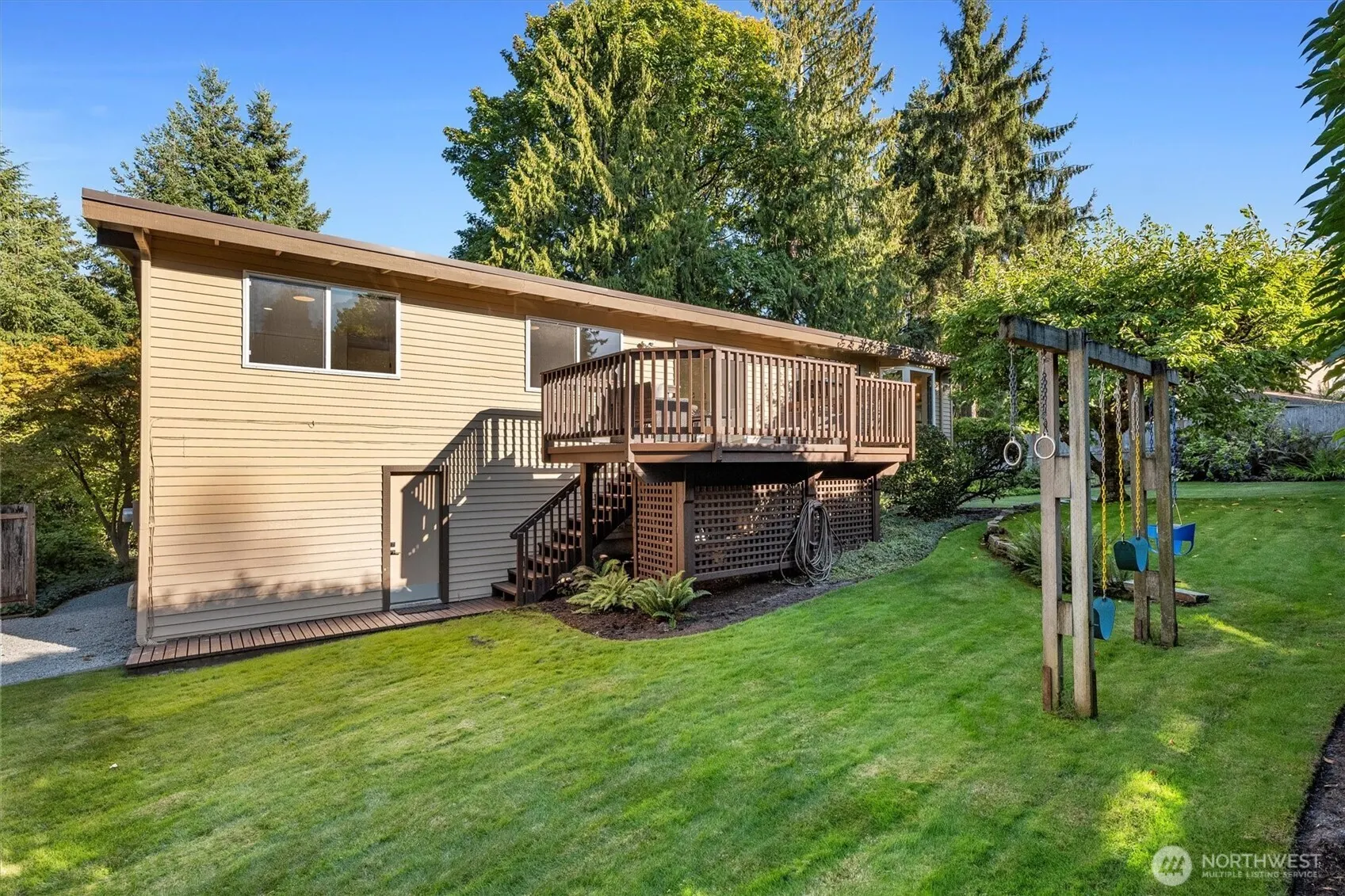 10824 SE 23rd Street , Bellevue, WA 98004