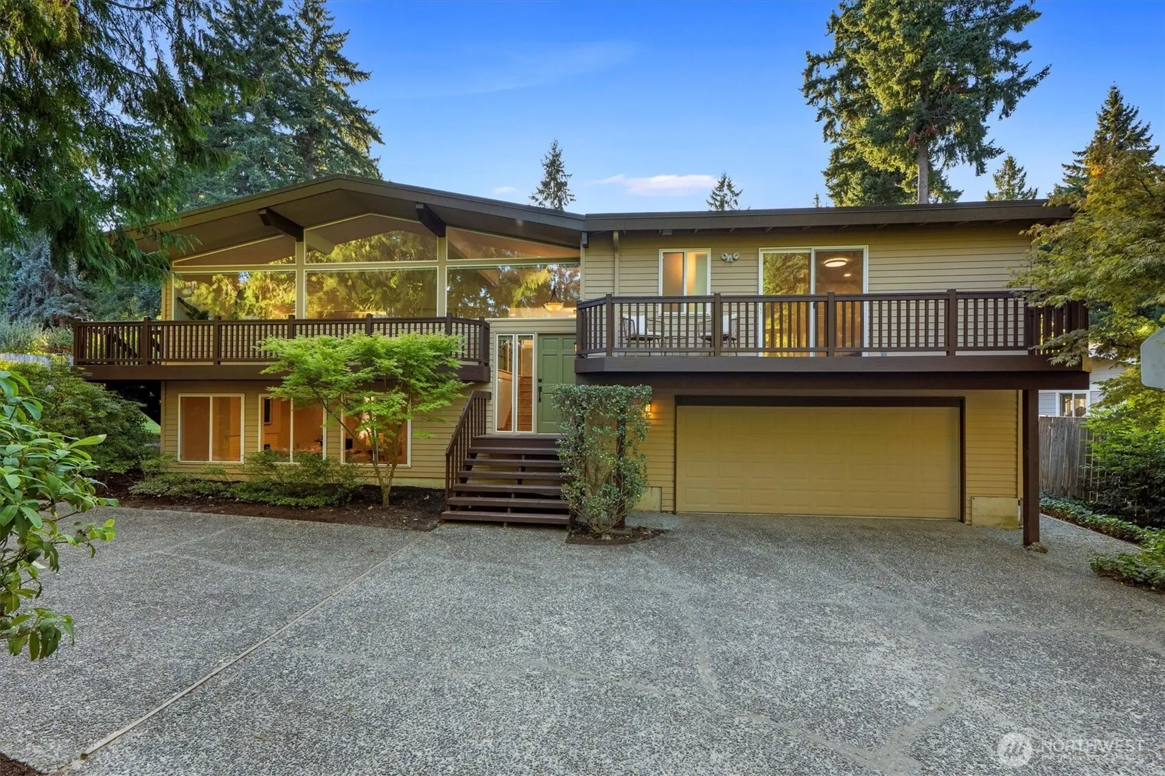 10824 SE 23rd Street , Bellevue, WA 98004