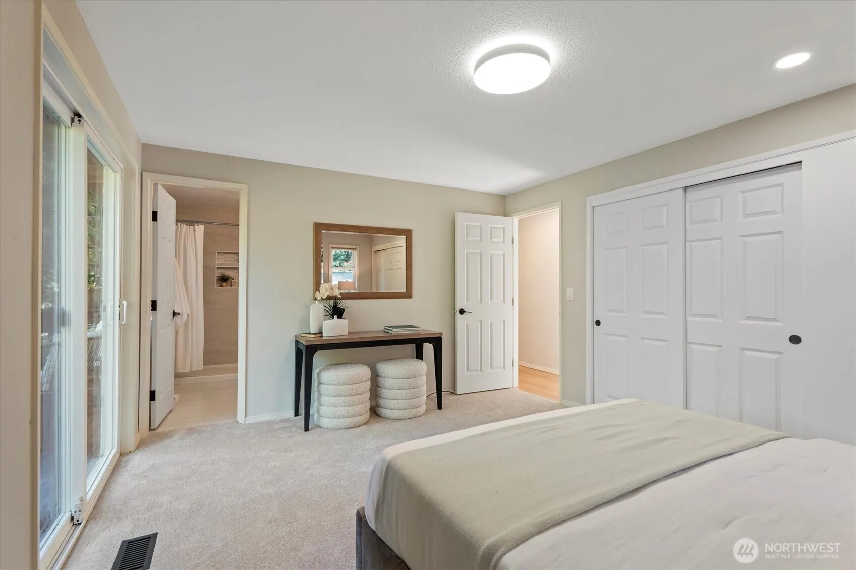 10824 SE 23rd Street , Bellevue, WA 98004