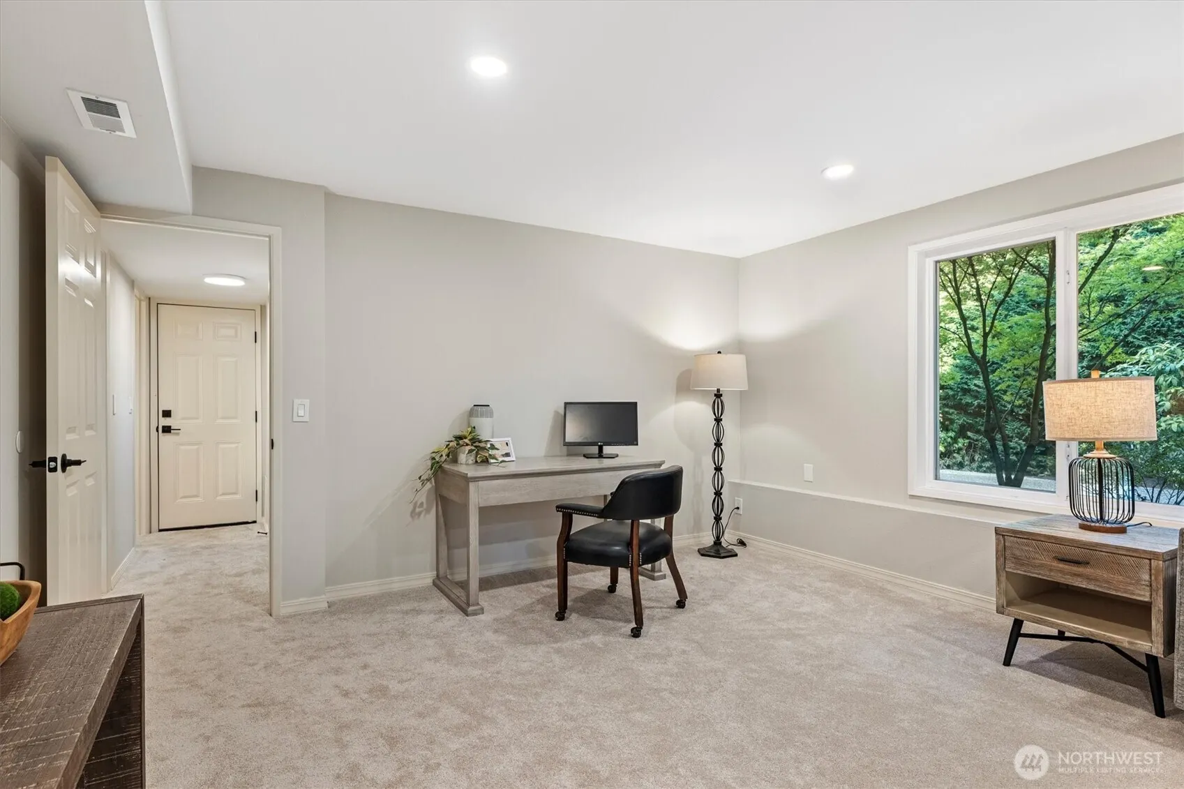 10824 SE 23rd Street , Bellevue, WA 98004