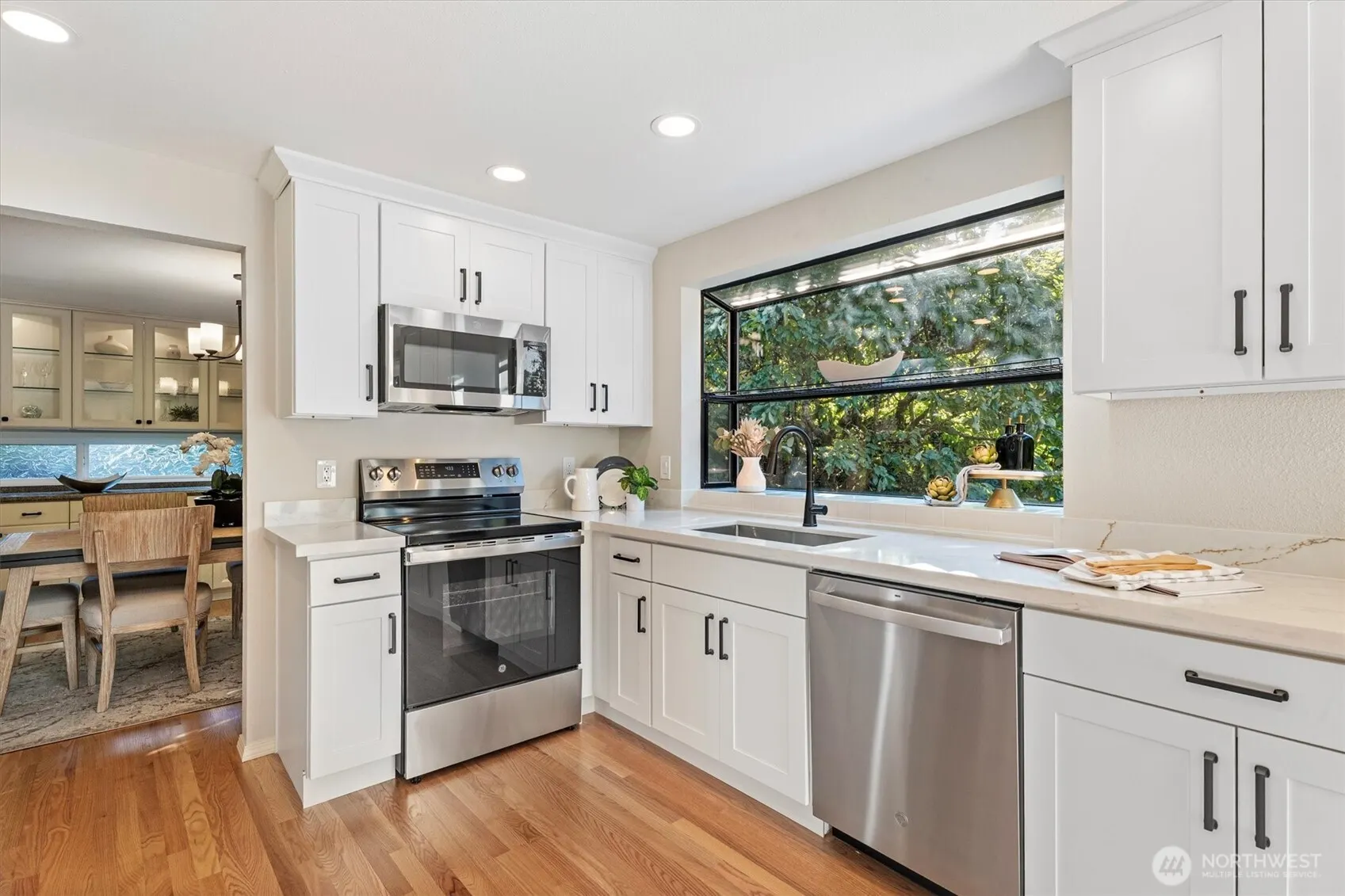 10824 SE 23rd Street , Bellevue, WA 98004