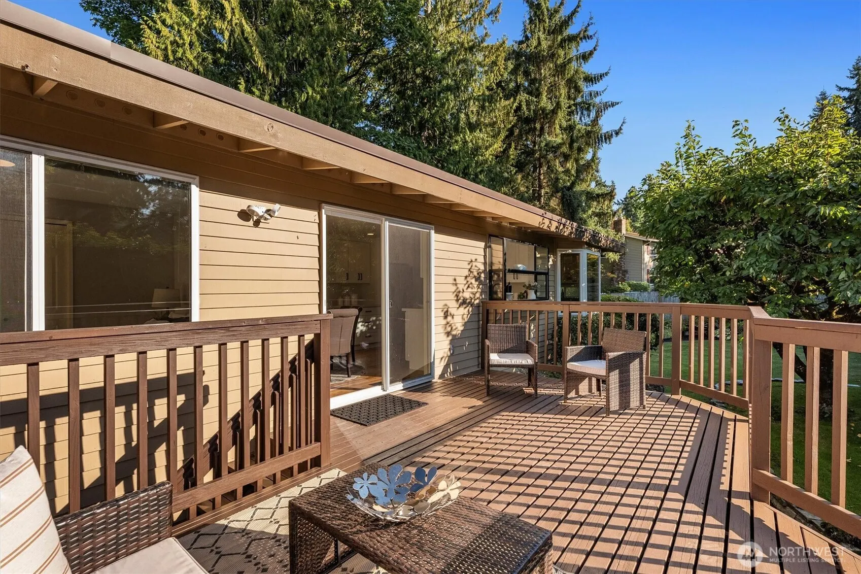 10824 SE 23rd Street , Bellevue, WA 98004