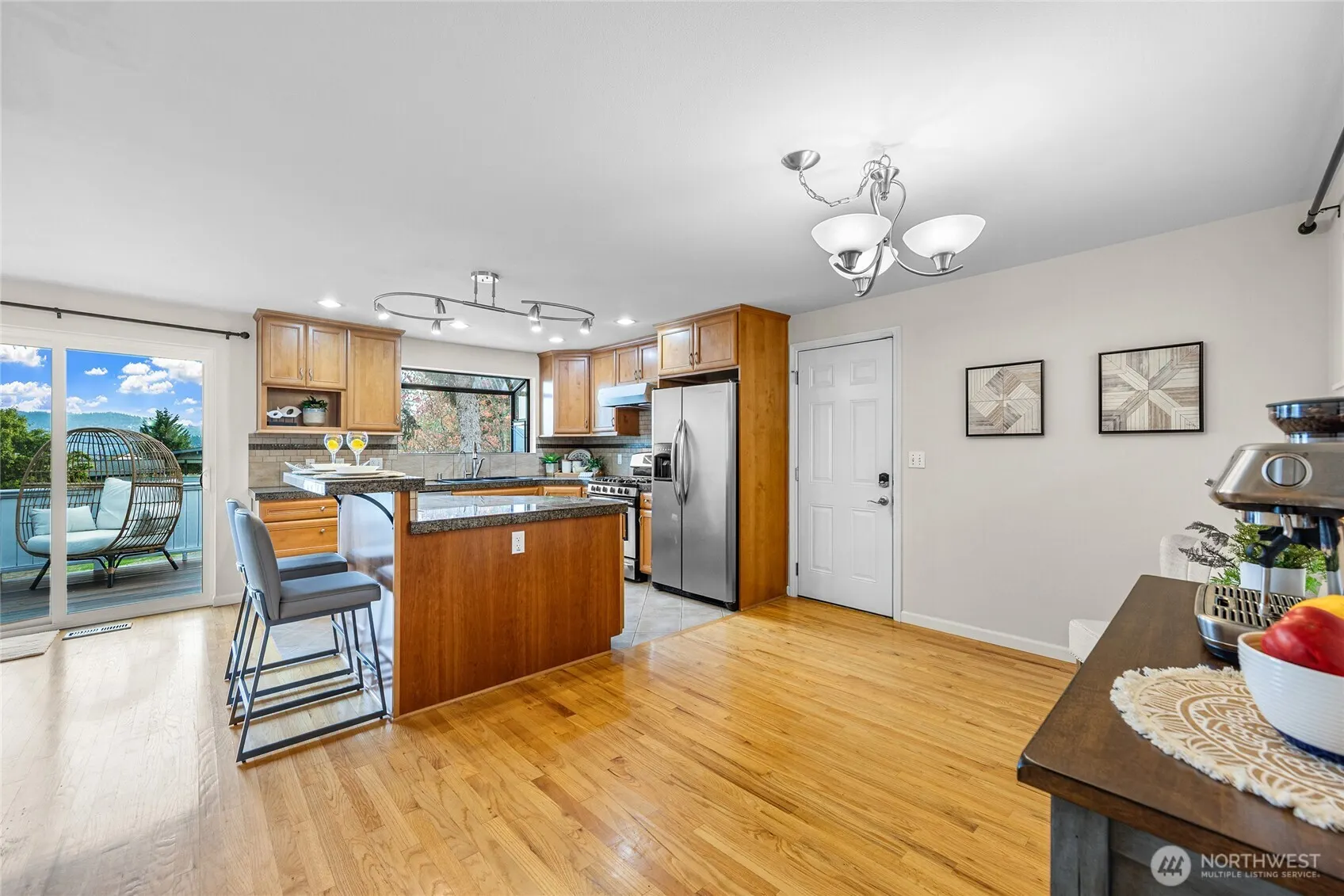 17127 NE 8th Place , Bellevue, WA 98008
