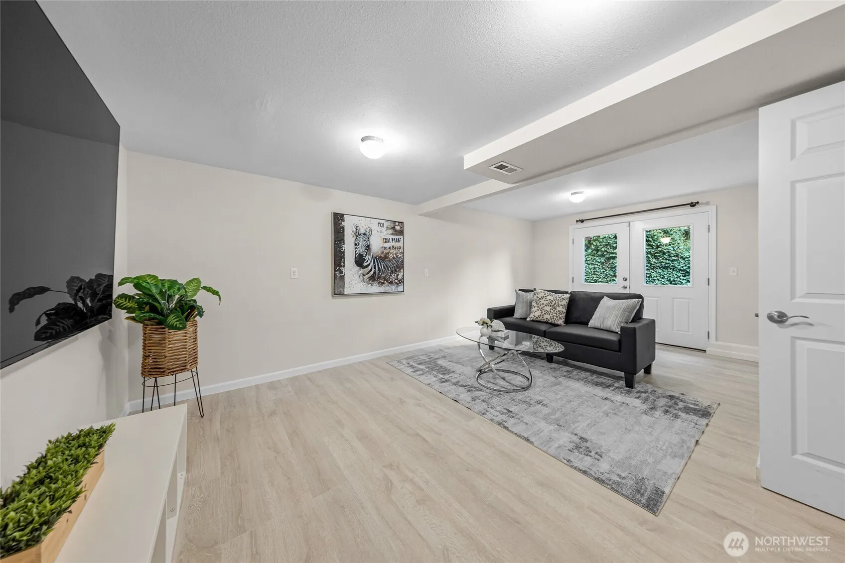 17127 NE 8th Place , Bellevue, WA 98008