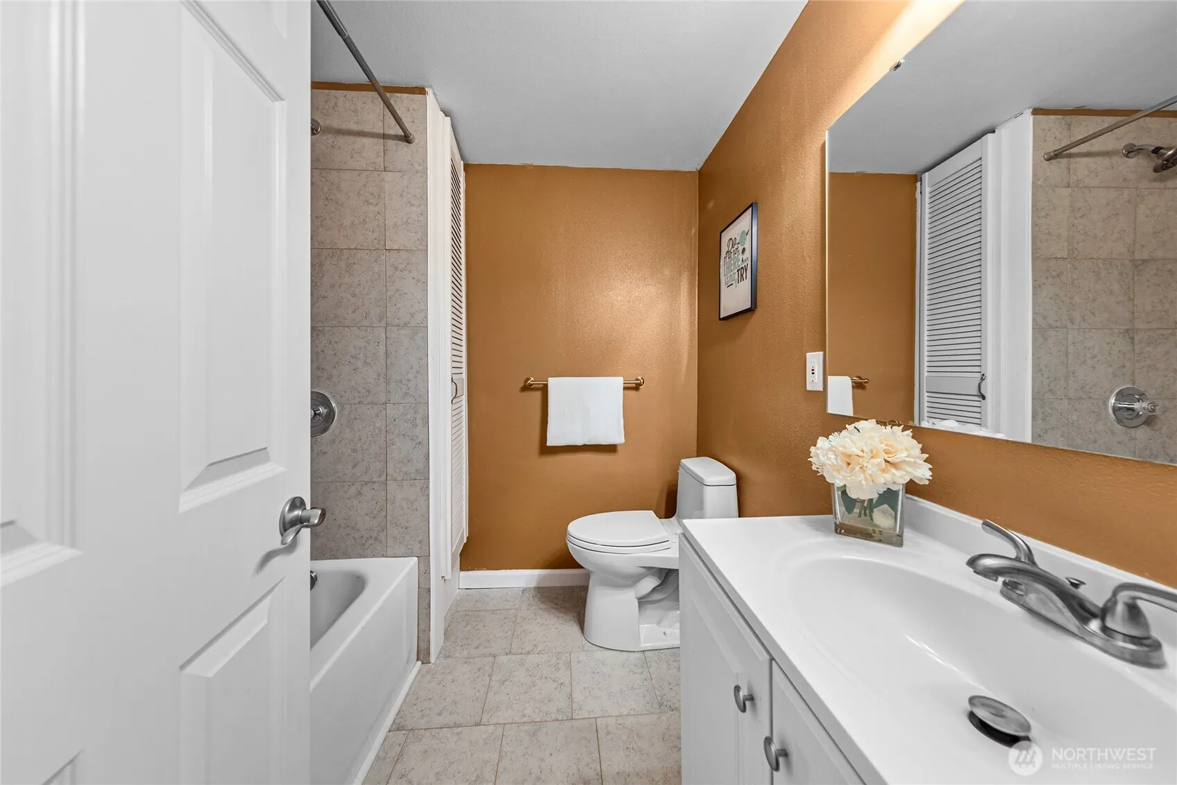 17127 NE 8th Place , Bellevue, WA 98008