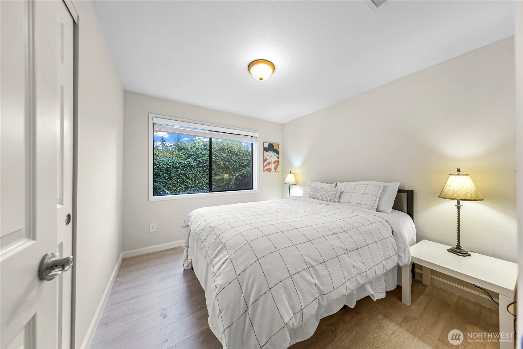 17127 NE 8th Place , Bellevue, WA 98008