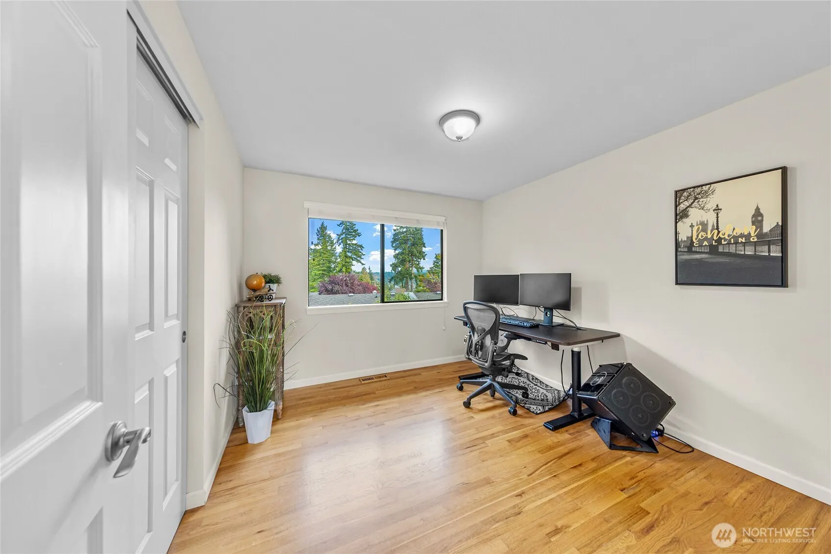 17127 NE 8th Place , Bellevue, WA 98008