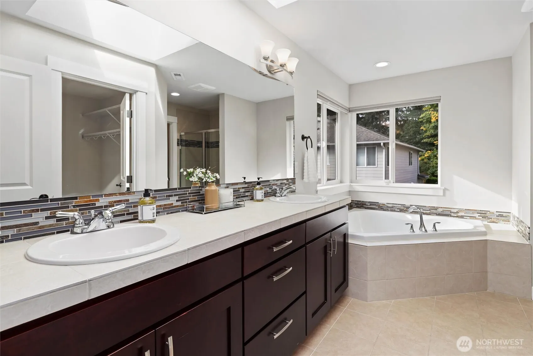 18927 10th Dr SE , Bothell, WA 98012