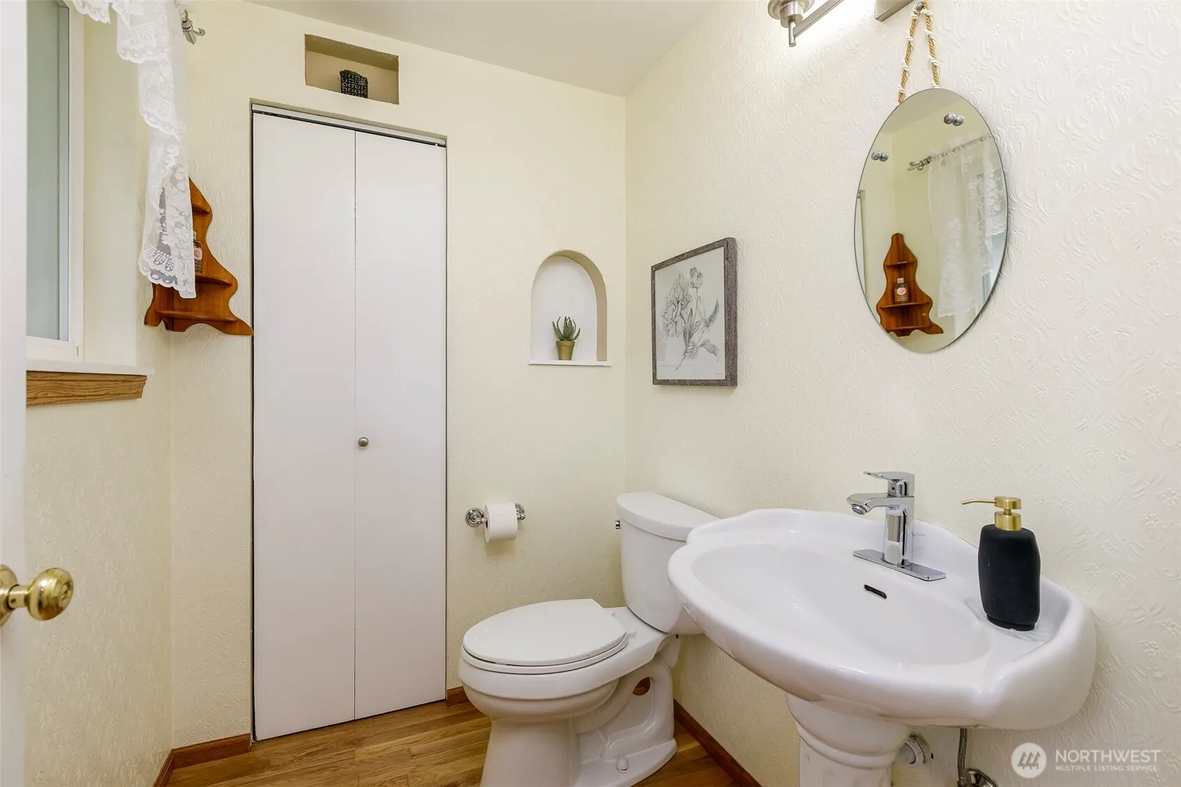 12832 NE 84th Street , Kirkland, WA 98033