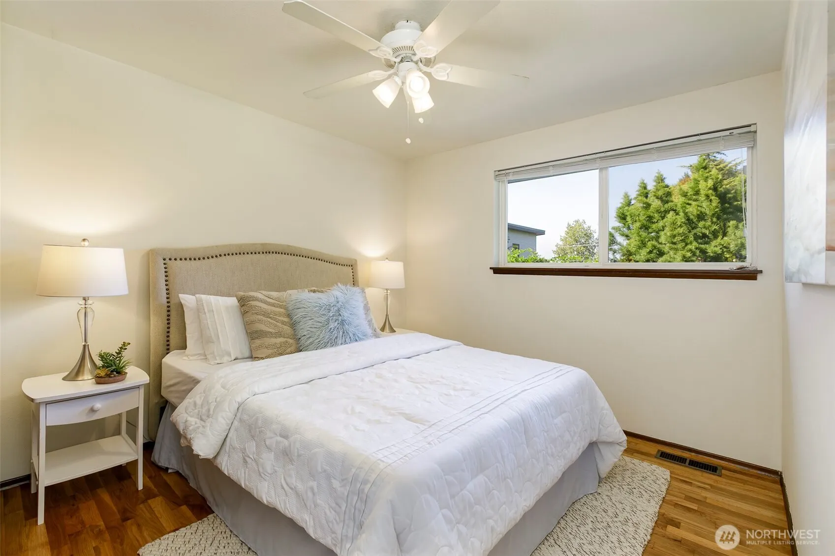 12832 NE 84th Street , Kirkland, WA 98033