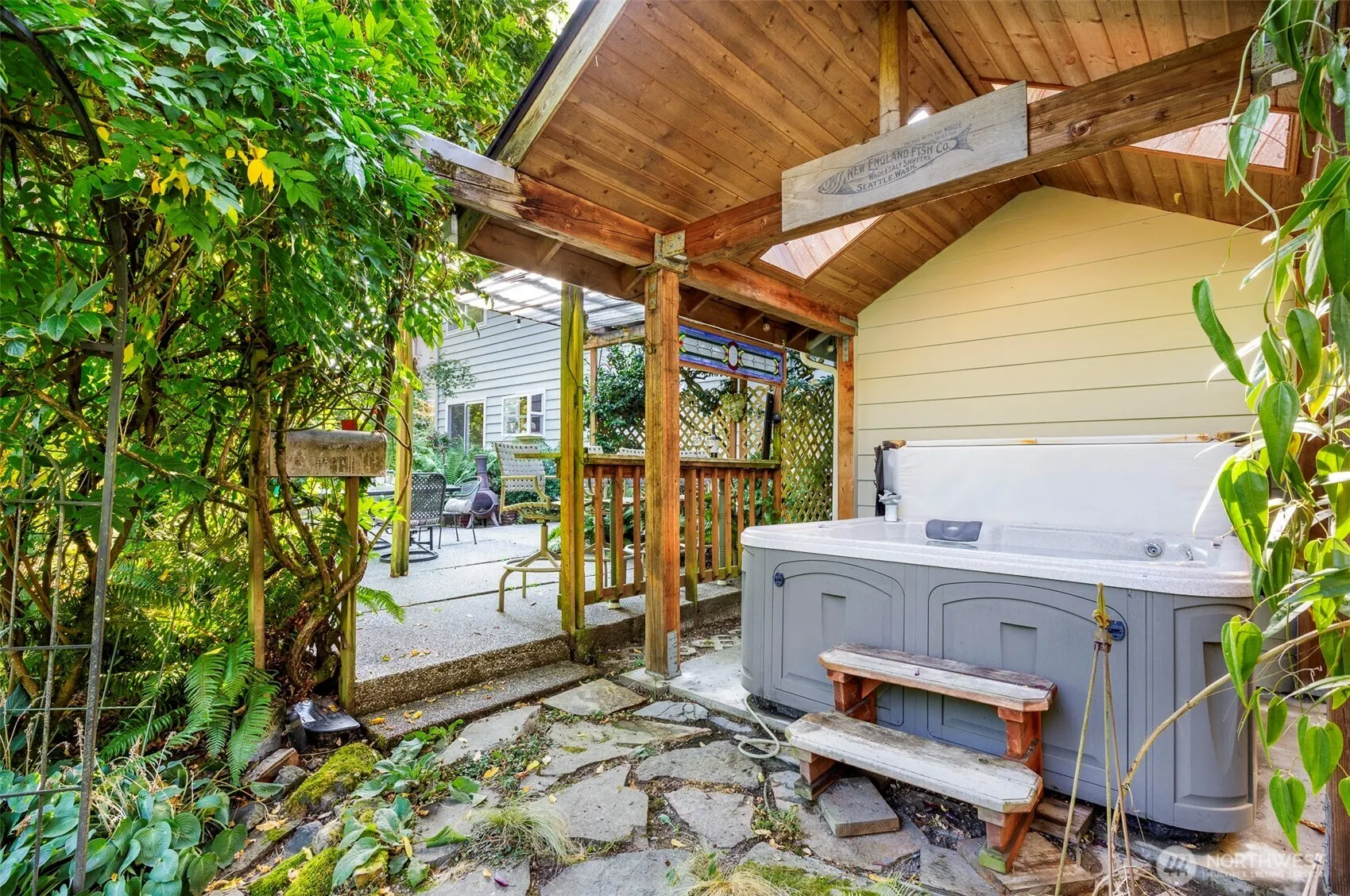 12832 NE 84th Street , Kirkland, WA 98033