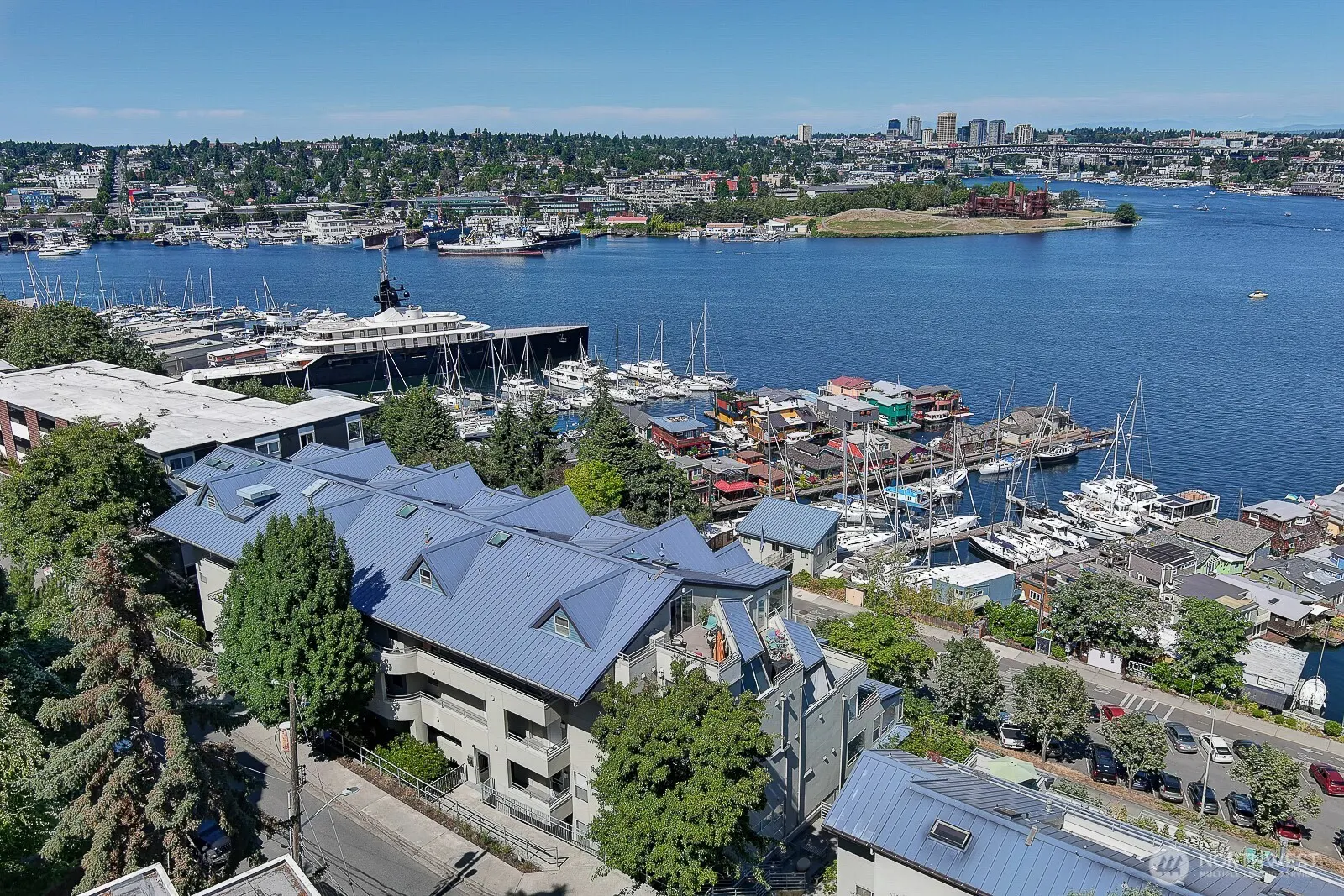 2420 8th Avenue N #102, Seattle, WA 98109
