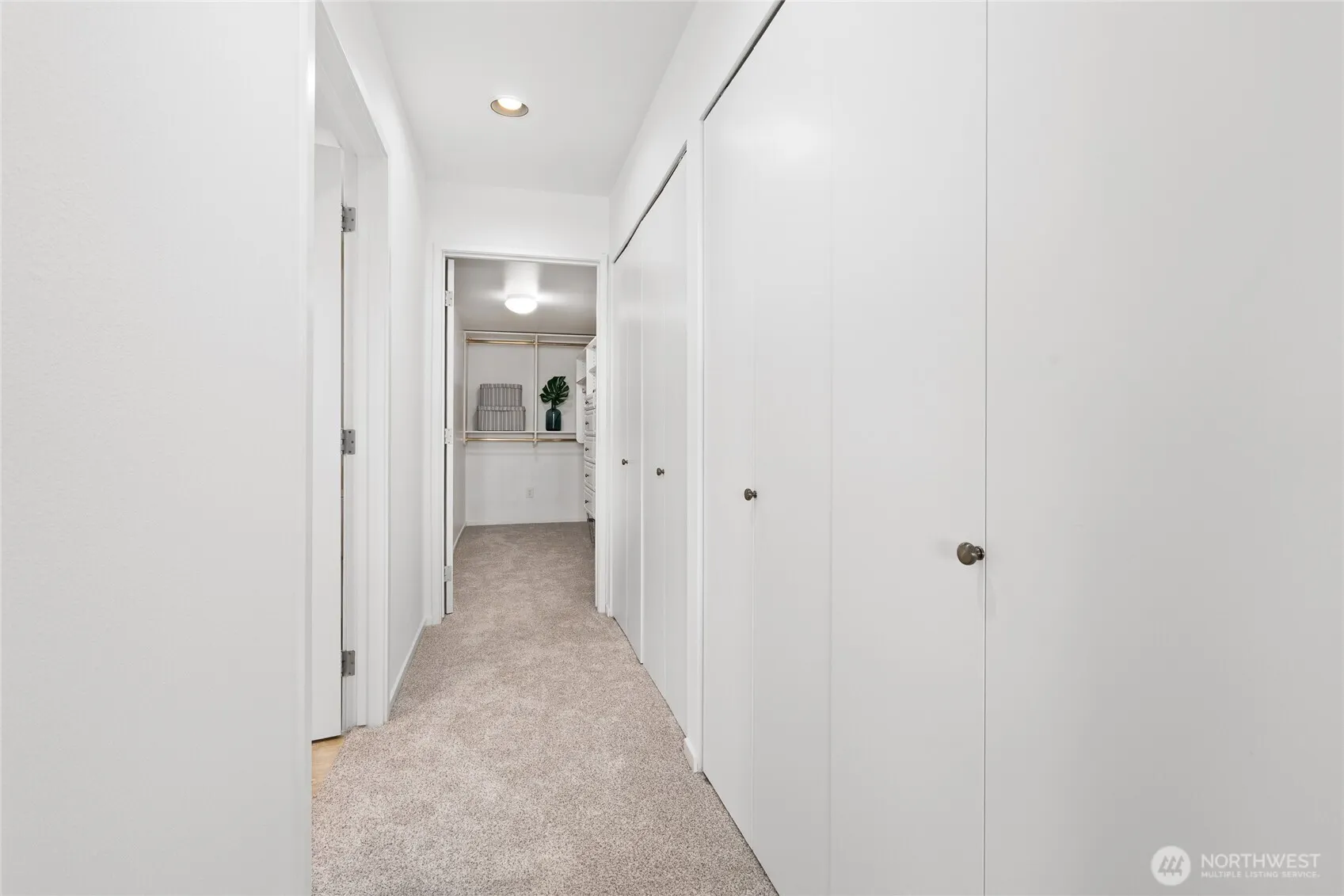 2420 8th Avenue N #102, Seattle, WA 98109