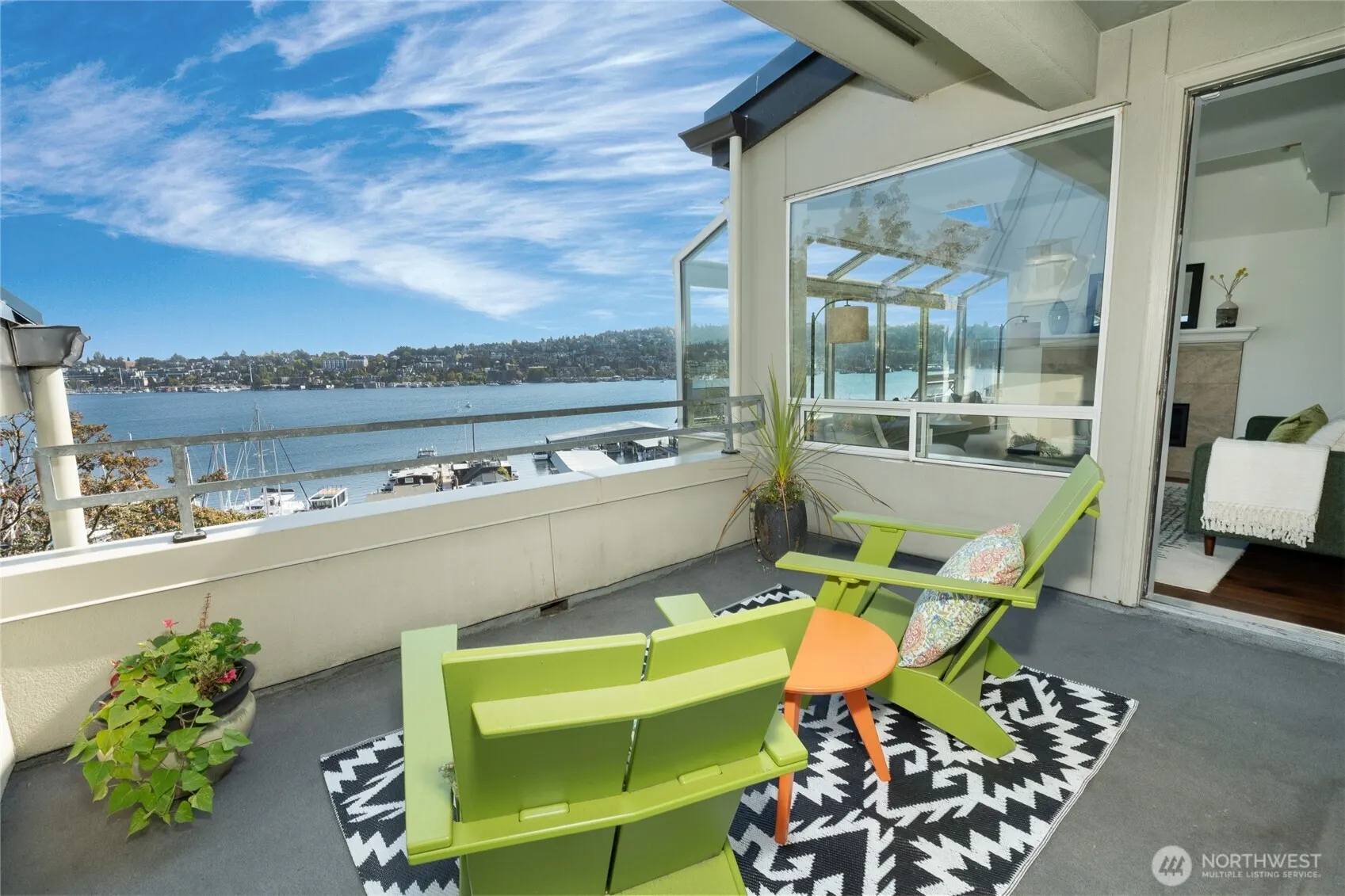 2420 8th Avenue N #102, Seattle, WA 98109